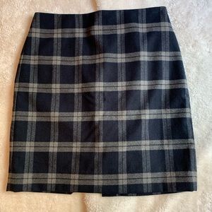 Banana Republic short skirt size 4
